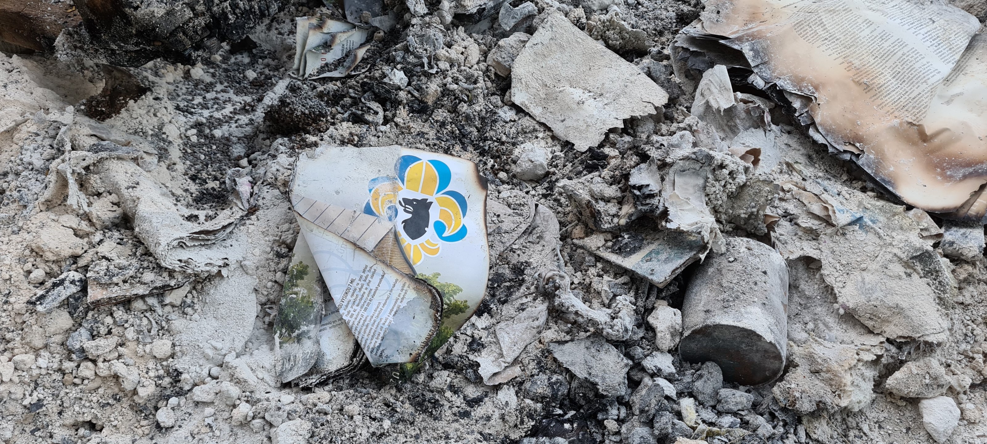 Skautská klubovna v Říčanech v popelu. Skauting žije dál! Skautská klubovna v Říčanech v popelu. Skauting žije dál!