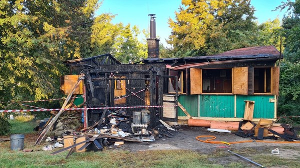 Skautská klubovna v Říčanech po požáru Skautská klubovna v Říčanech po požáru